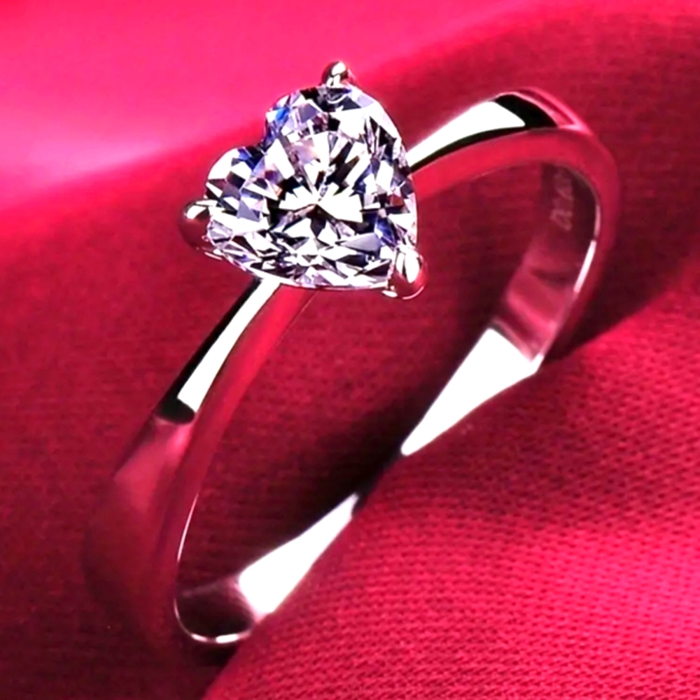 🆕️Romantic Heart-shaped faux diamond Ring💍💎